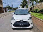 Toyota Sienta 2018 White for sale