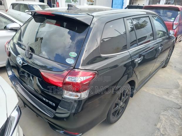 Toyota Corolla Fielder 2018 Black