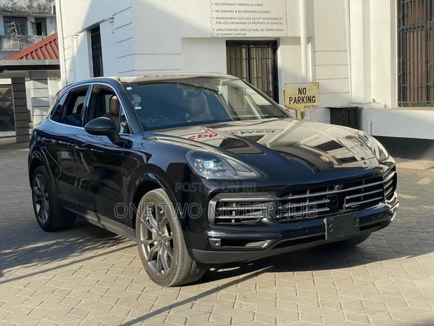 Porsche Cayenne 2018 Gray