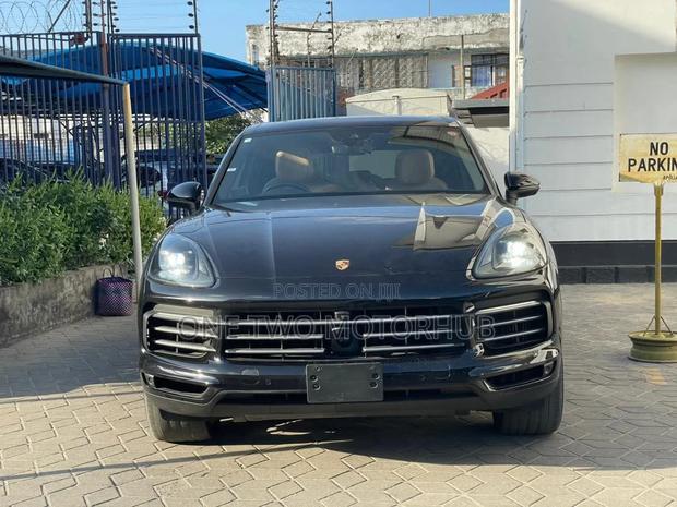 Porsche Cayenne 2018 Gray