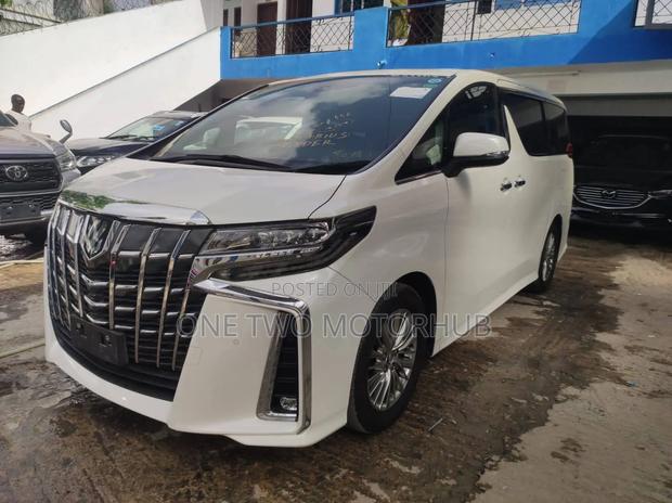 Toyota Alphard 2018 White