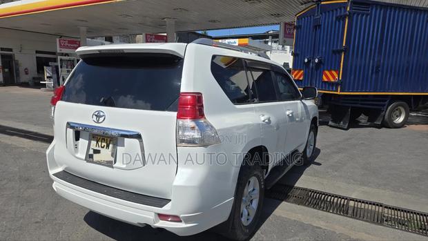 Toyota Land Cruiser Prado 2013 White