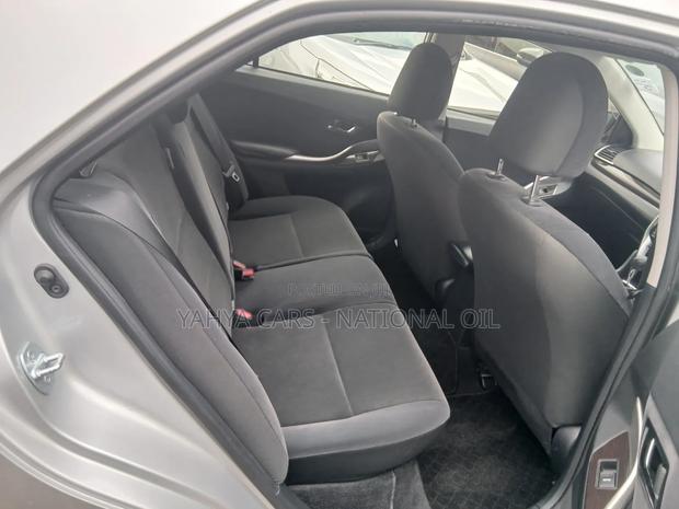 Toyota Premio 2019 Silver