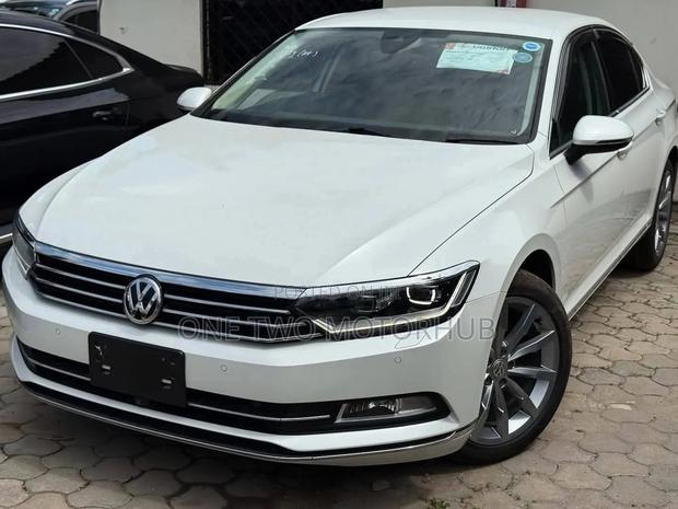 Volkswagen Passat 2018 White
