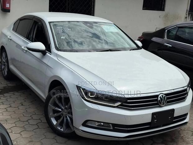 Volkswagen Passat 2018 White