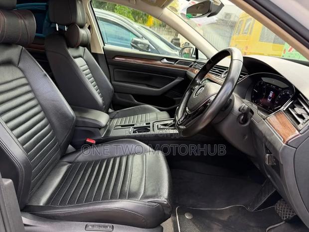 Volkswagen Passat 2018 White