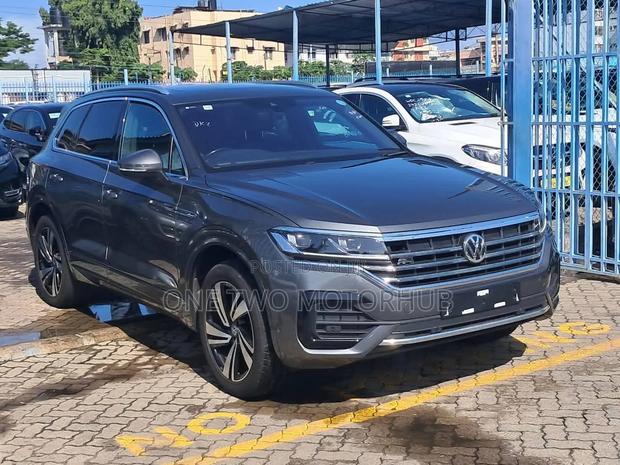 Volkswagen Touareg 2018 Gray