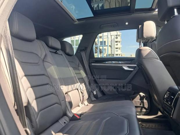 Volkswagen Touareg 2018 Gray
