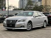 Toyota Crown 2018 Silver for sale