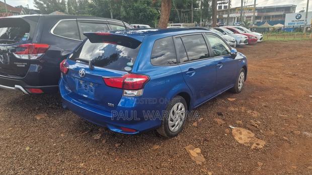 Toyota Corolla Fielder 1.5 Hybrid FWD 2018 Blue