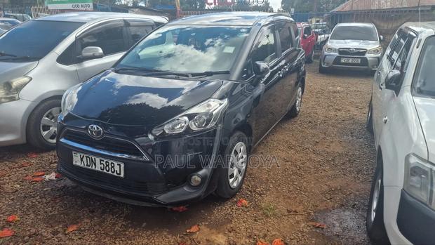 Toyota Sienta 1.5 FWD 2016 Black