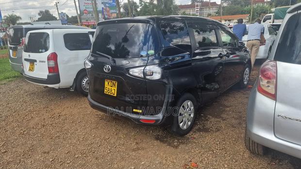 Toyota Sienta 1.5 FWD 2016 Black
