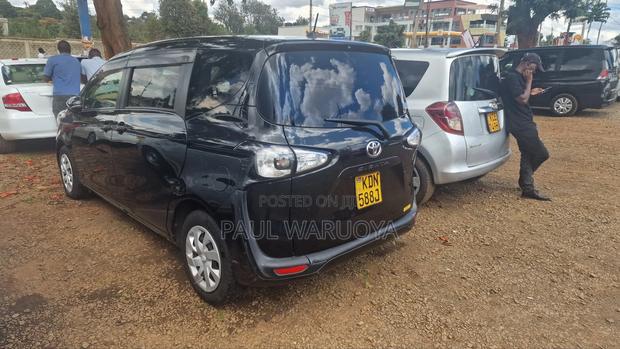 Toyota Sienta 1.5 FWD 2016 Black