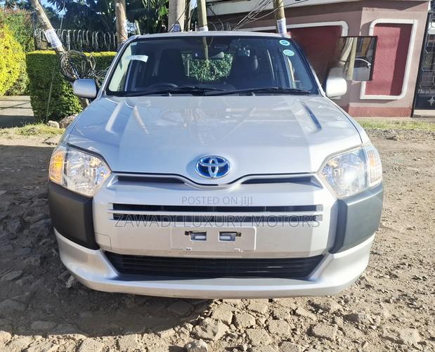 Toyota Probox 1.5 Hybrid DX Comfort 2019 Silver