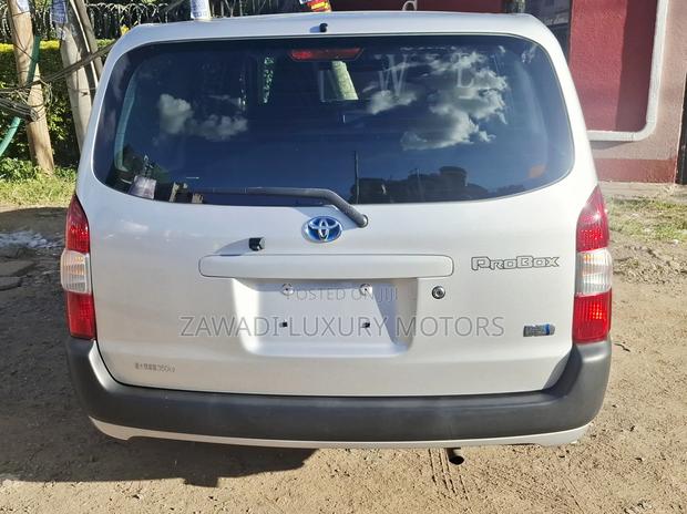 Toyota Probox 1.5 Hybrid DX Comfort 2019 Silver