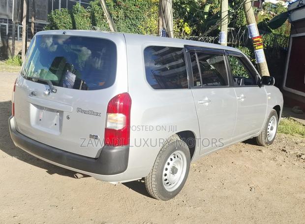 Toyota Probox 1.5 Hybrid DX Comfort 2019 Silver