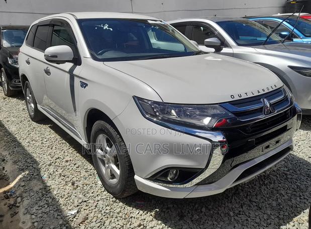 Mitsubishi Outlander 2.0 PHEV AWD 2018 White