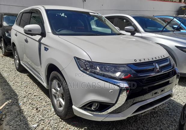 Mitsubishi Outlander 2.0 PHEV AWD 2018 White