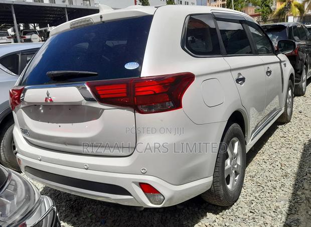Mitsubishi Outlander 2.0 PHEV AWD 2018 White