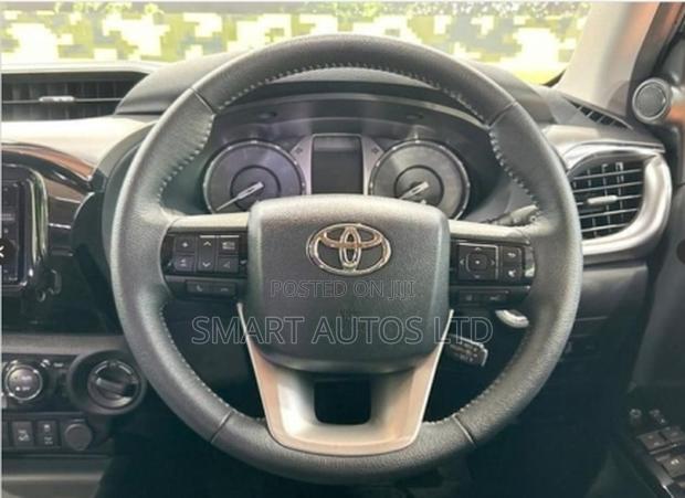 Toyota Hilux Revo Double Cab Deisel 2.4 AWD 2022