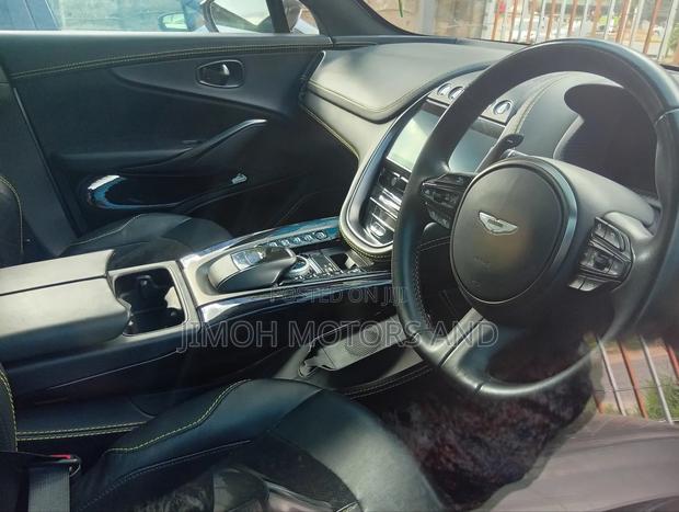 Aston Martin DBX707 2022 Silver