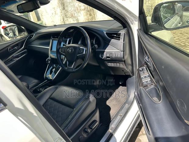 Toyota Harrier 2018 White