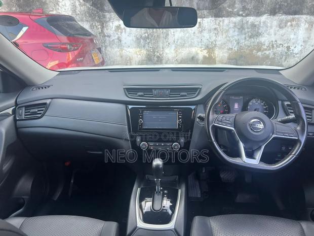 Nissan X-Trail 2.0 Petrol AWD 2018 White