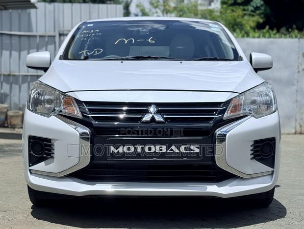 Mitsubishi Mirage ES 2020 White