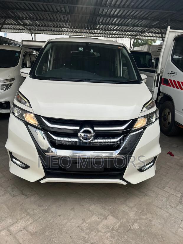 Nissan Serena 2018 White