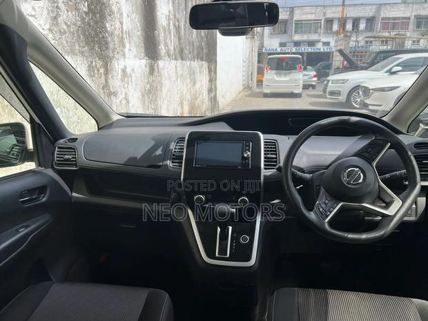 Nissan Serena 2018 White