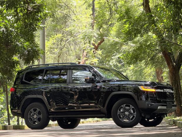 Toyota Land Cruiser 3.3 Diesel 4WD 2022 Black