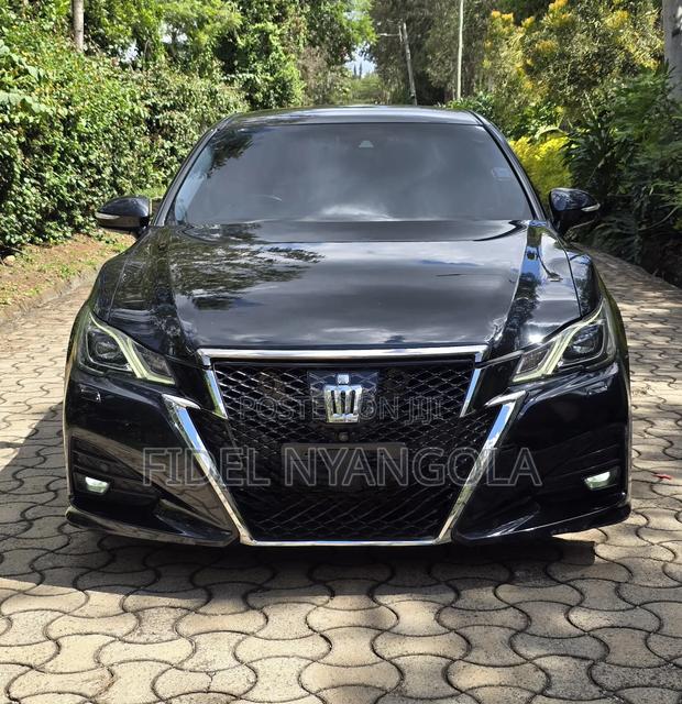 Toyota Crown 2018 Black