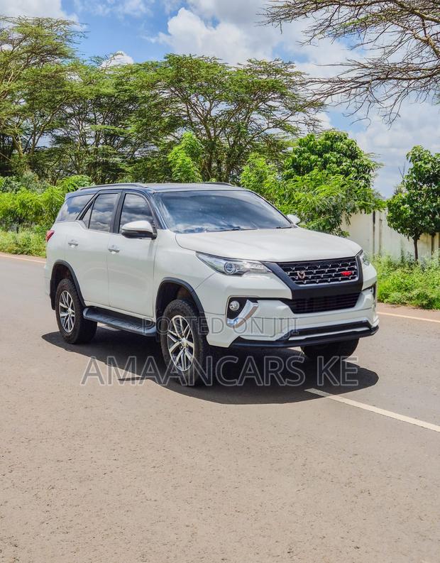 Toyota Fortuner 2.8 D AWD 2018 White