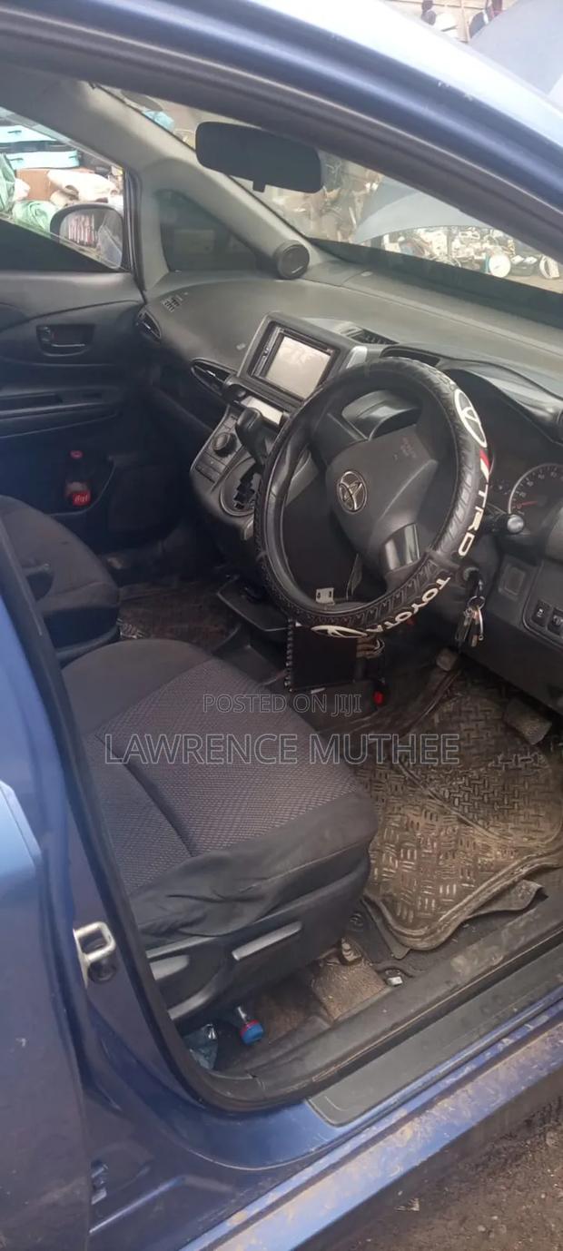 Toyota Wish 2014 Blue