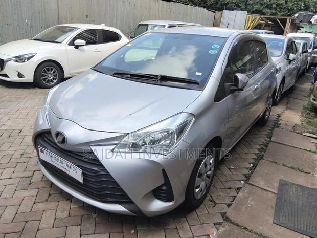 Toyota Vitz 1.0 FWD 5dr 2019 Silver