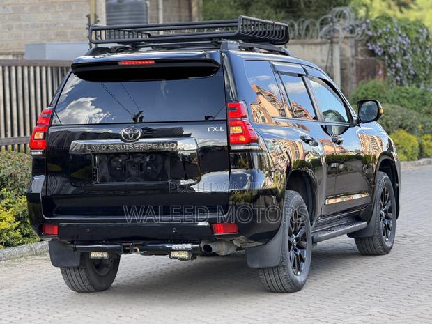 Toyota Land Cruiser Prado 2.7 2021 Black