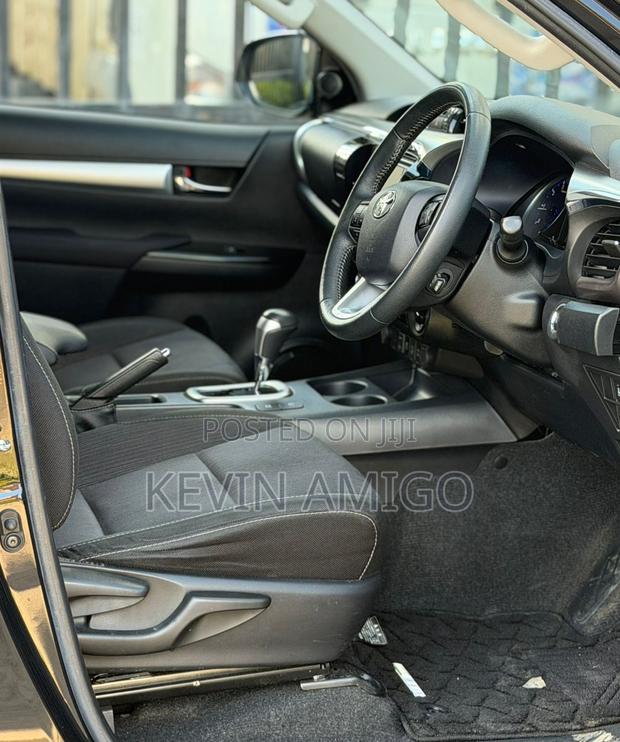 Toyota Hilux 2019 Black
