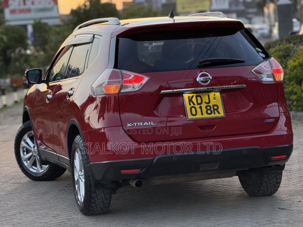 Nissan X-Trail 2.0 Petrol AWD 2015 Red