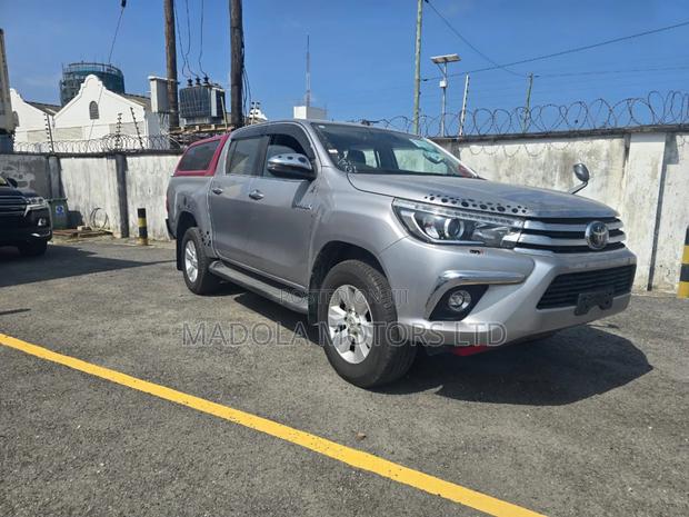 Toyota Hilux Revo Double Cab Deisel 2.4 AWD 2019 Silver