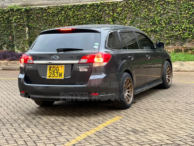 Subaru Legacy 2.5i Premium 4dr Sedan AWD (2.5L 4cyl CVT) 2014 Gray