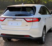Toyota Harrier 2018 White for sale