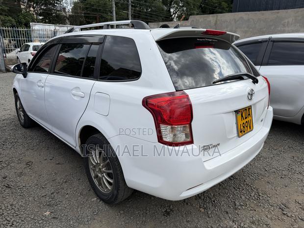 Toyota Corolla Fielder 1.5 Petrol FWD 2014 Silver