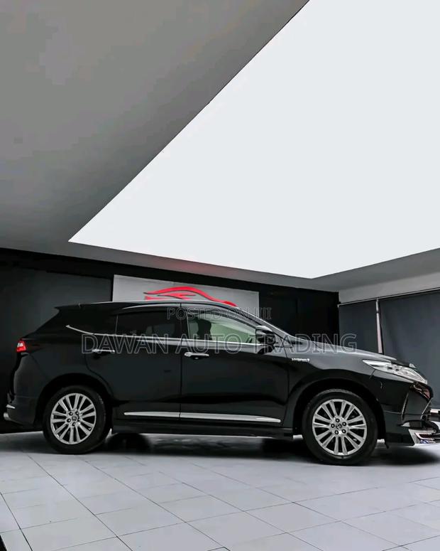 Toyota Harrier 2.5 Hybrid 4WD 2019 Black