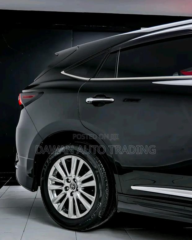 Toyota Harrier 2.5 Hybrid 4WD 2019 Black