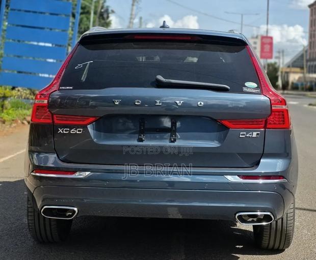 Volvo XC60 2019 Blue