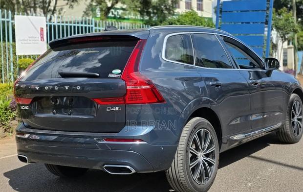 Volvo XC60 2019 Blue