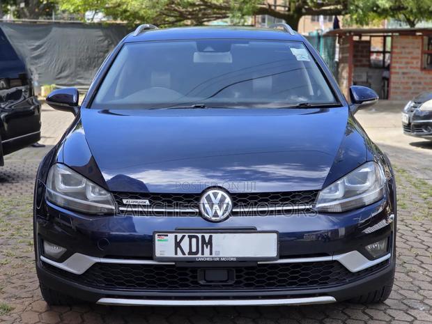 Volkswagen Golf Alltrack 2016 Blue
