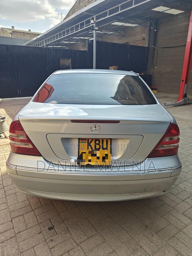 Mercedes-Benz C200 2006 Silver