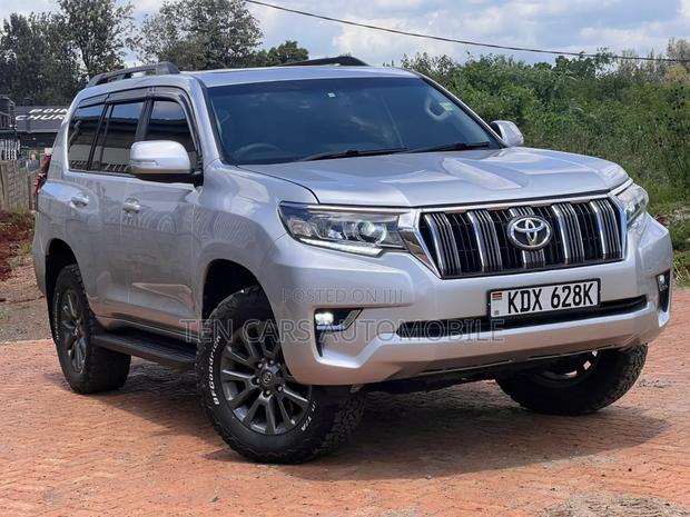 Toyota Land Cruiser 2015 Silver