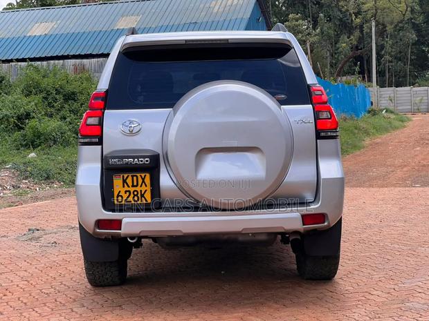 Toyota Land Cruiser 2015 Silver